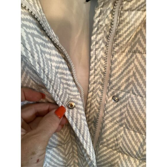 Gap Herringbone Puffy Vest Sz XL Zip Snap Closure Gray Cream - Picture 3 of 7